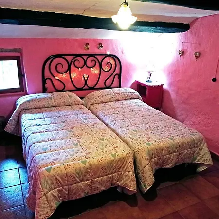 Rural Salut - Cal Peguera, Casa De Cuento En Medio Del Bosque