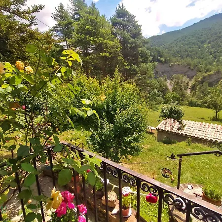 Holiday home Rural Salut - Cal Peguera, Casa De Cuento En Medio Del Bosque *